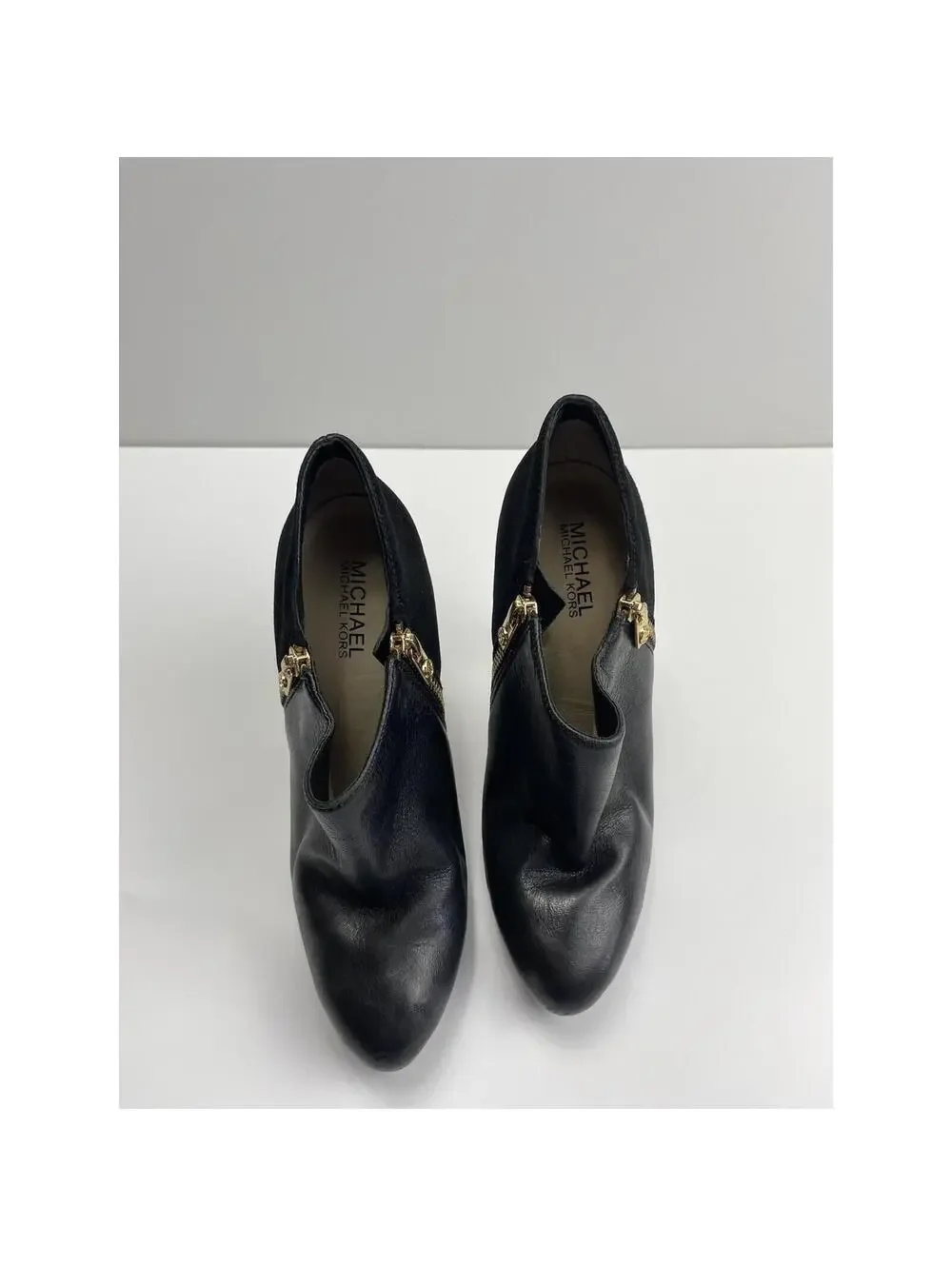 Michael Kors Heels Size 8 Black Closed Toe Slip On Pumps Great Pre Owned